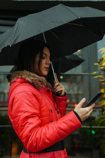 商务办公科技人物雨中打伞