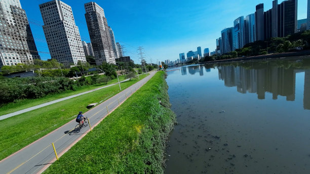 金融中心广场道路