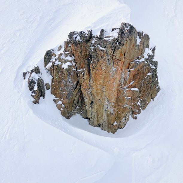 滑雪跳跃