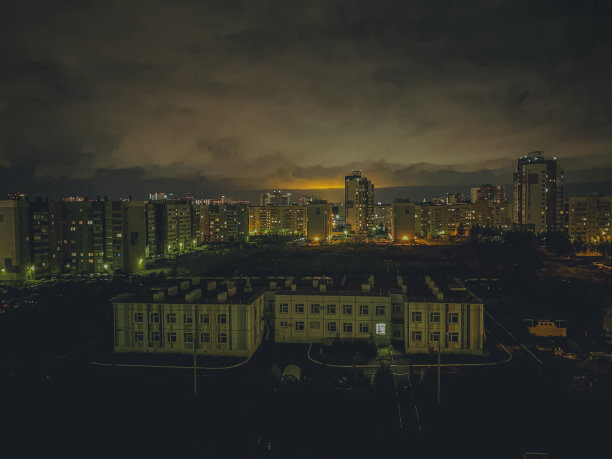 摩天楼夜景近景