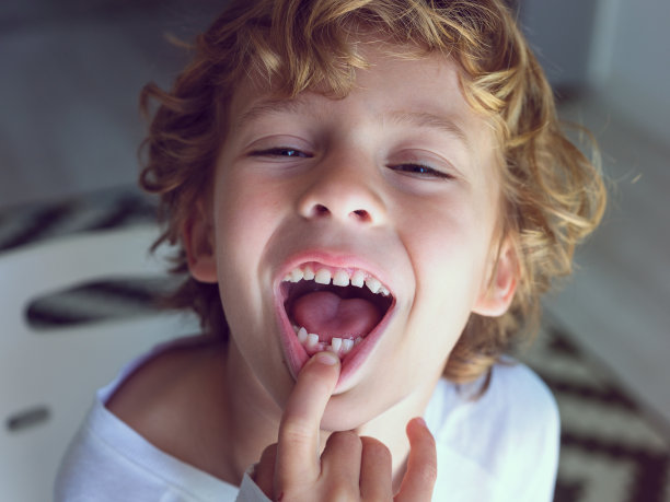 儿童乳牙龋齿