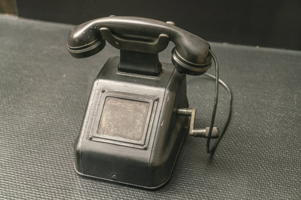 老式拨盘电话