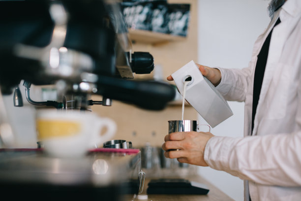 商人喝咖啡/茶和咖啡店