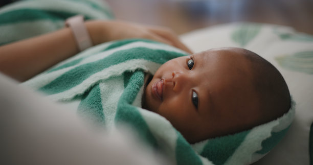 新生儿母乳喂养及生长发育