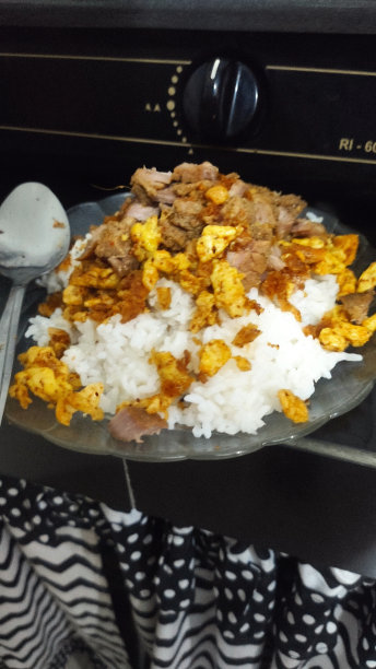 咖喱鸡肉自热米饭