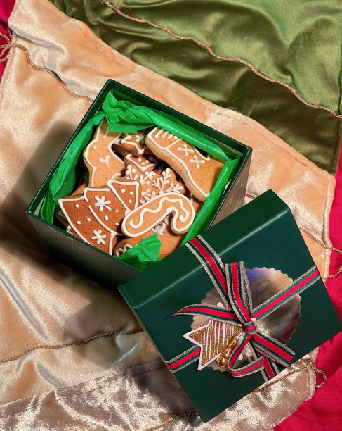 绿色包装盒创意礼品盒