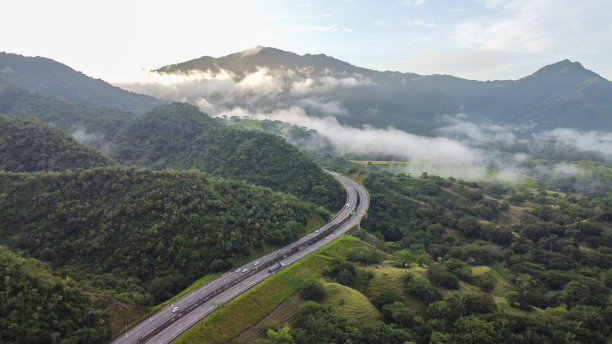 山林登山道