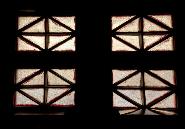 中世纪玻璃门窗