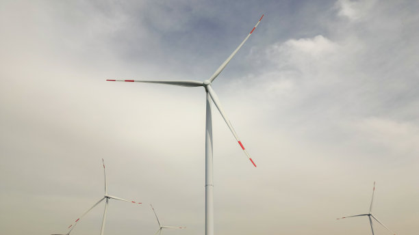航拍户外现代涡轮风力发电机