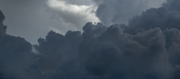 天空乌云闪电图片