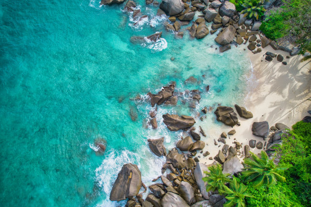 航拍海岛丛林风景