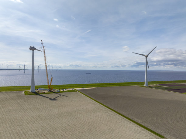航拍户外现代涡轮风力发电机