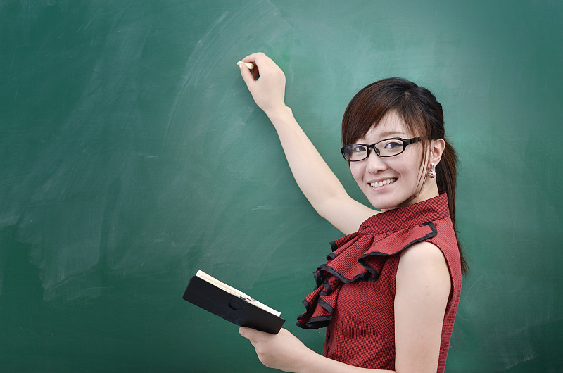 教师,黑板,留白,水平画幅,美人,图像,仅成年人,培训课,学校,彩色图片
