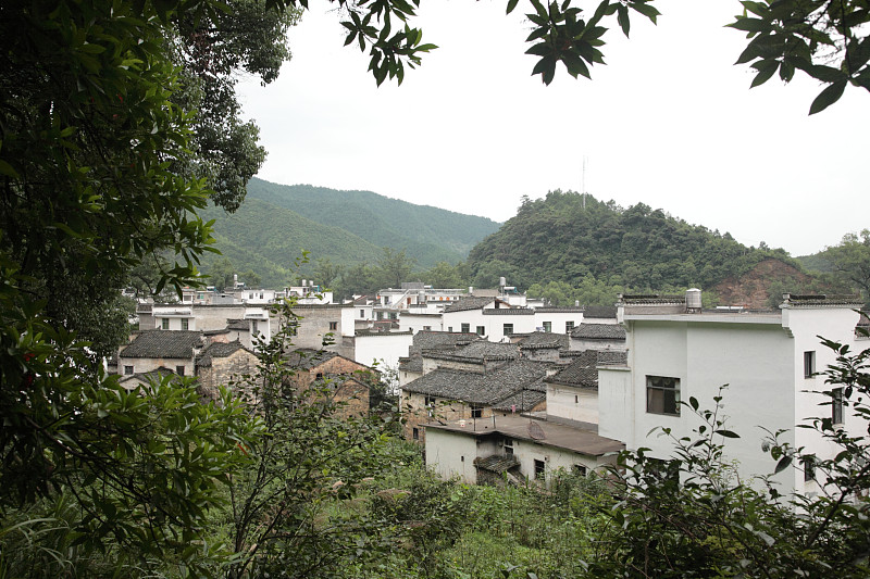 Village,and,Huizhou,architecture,in,Wuyuan,(婺源),,Jiangxi,province,,China.