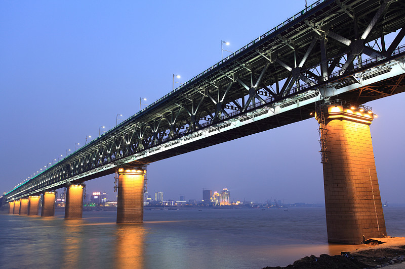 湖北省,铁路桥,水,天空,夜晚,当地著名景点,光亮,曙暮光,灯,明亮