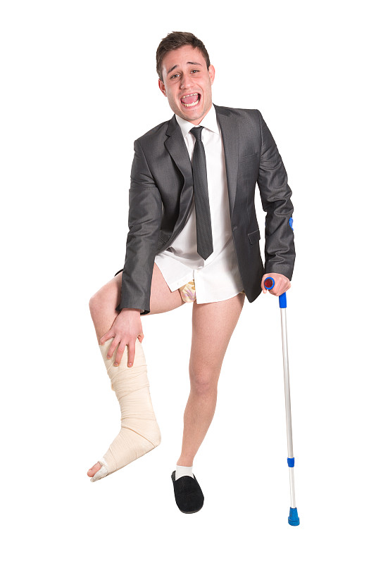断腿,男商人,青年人,痛苦,拐杖,垂直画幅,套装,男性,仅男人,仅成年人