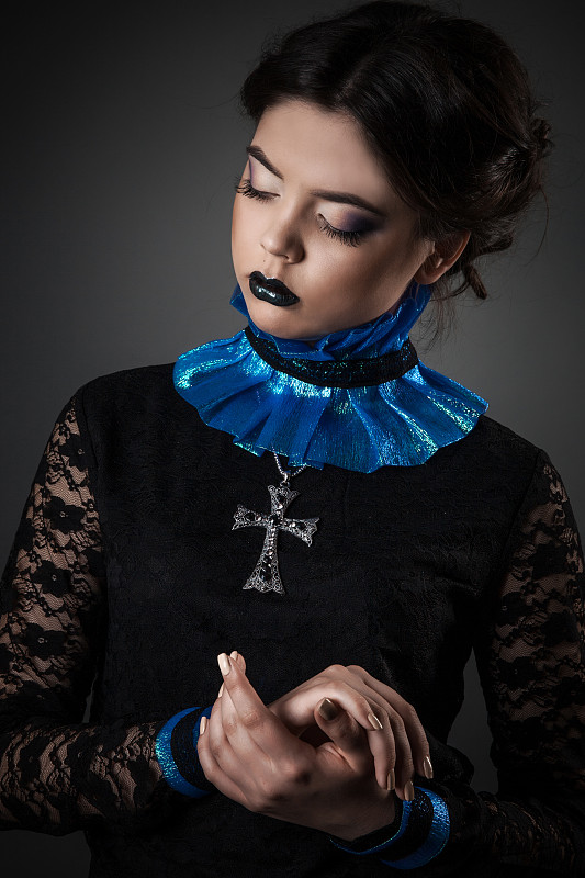 美,哥特式风格,哥特人,垂直画幅,彩妆,珠宝,仅成年人,想法,头发,青年人