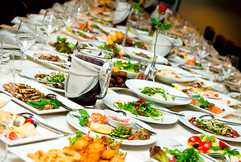 桌子,正餐宴会,餐具,水平画幅,无人,开胃品,玫瑰,熟食店,自助餐厅,晚餐