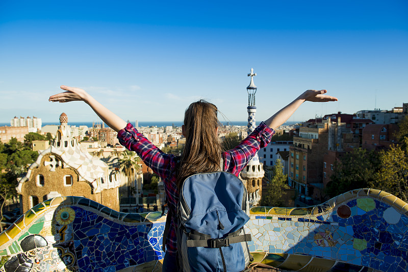 旅行者,女人,间隔年,西班牙,安东尼奥·高迪,桂尔公园,巴塞罗那,旅游目的地,欧洲,学生