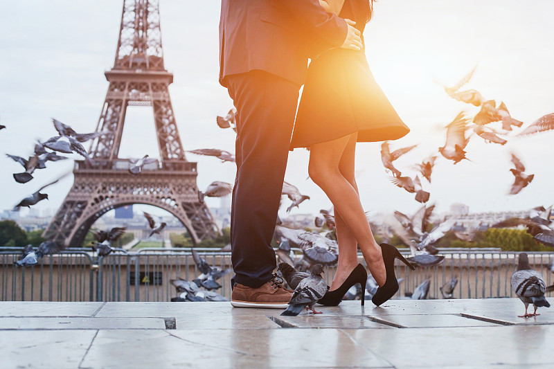 埃菲尔铁塔,巴黎,异性恋,蜜月,欧洲,人生大事,旅游目的地,浪漫,法国,鞋子