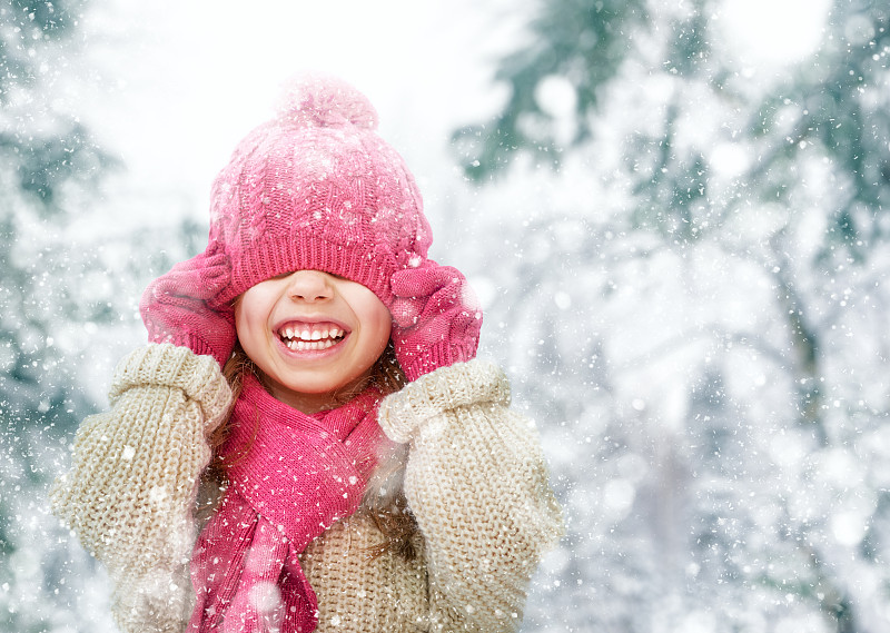 冬天,进行中,女孩,女婴,寒冷,嬉戏的,雪,鸭舌帽,乐趣,厚衣服