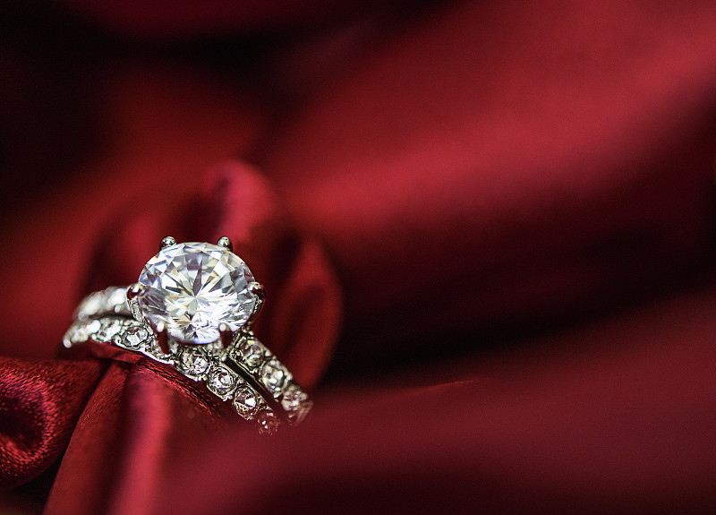 订婚戒指,婚礼,缎子,红色,钻石戒指,结婚戒指,珠宝,戒指,钻石,宝石