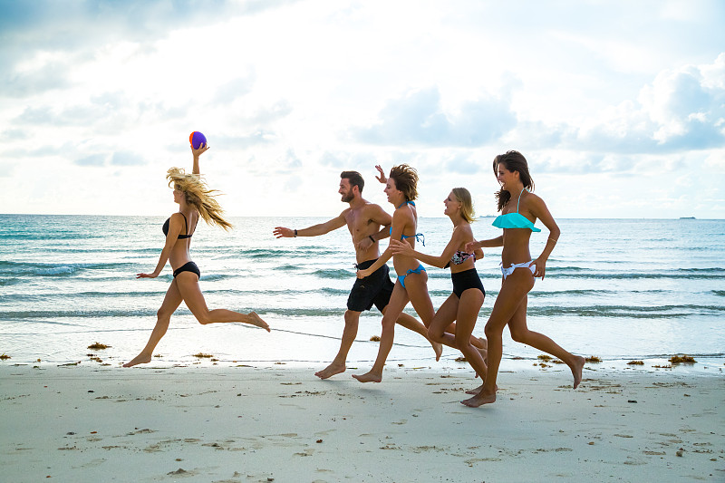 海滩,友谊,进行中,球,休闲活动,户外,沙滩派对,性格,旅行者,夏天