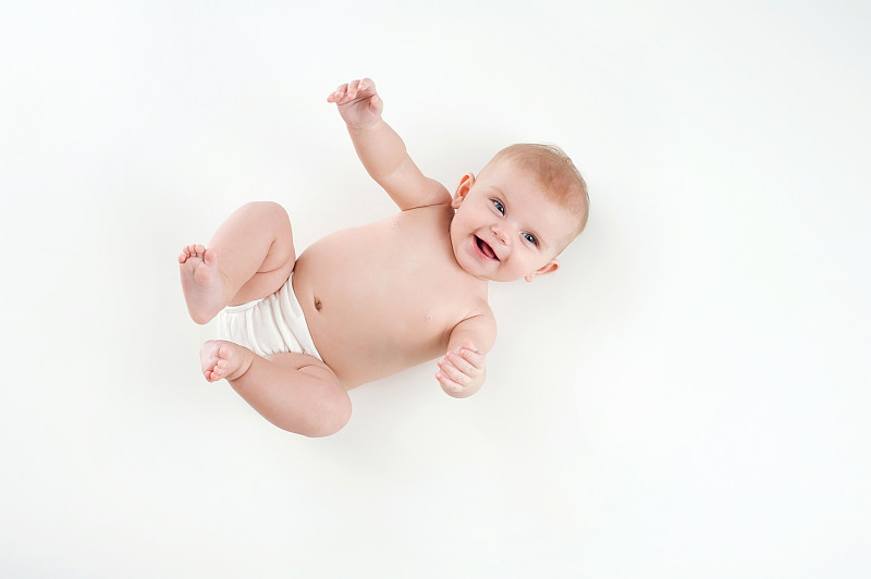女婴,2到5个月,正上方视角,背景分离,白人,幸福,机敏,水平画幅,仅一名女婴,纯净
