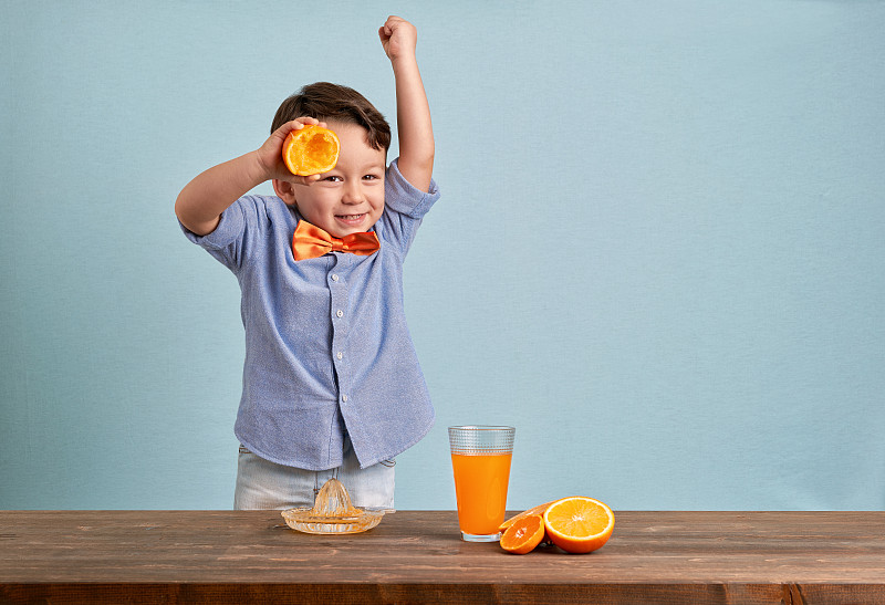 橙汁,儿童,准备食物,自制的,小的,压果汁机,榨汁机,维生素c,水平画幅,素食