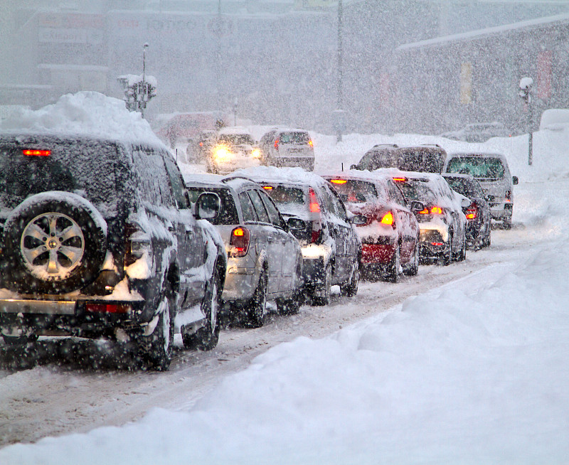 大风雪,在活动中,暴风雨,重的,气候,水平画幅,透过窗户往外看,雪,缓慢的,陆用车