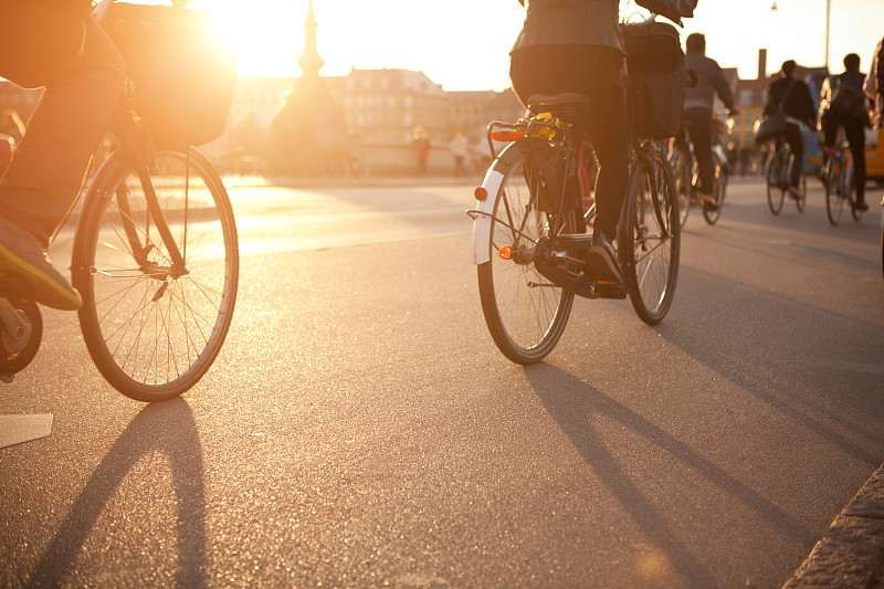 骑自行车,市区路,哥本哈根,丹麦,斯堪的纳维亚半岛,自行车,群众,镜头眩光,街道,城市