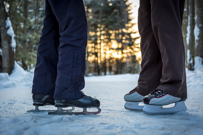 伴侣,溜冰鞋,美,留白,水平画幅,雪,户外,母亲,冬天
