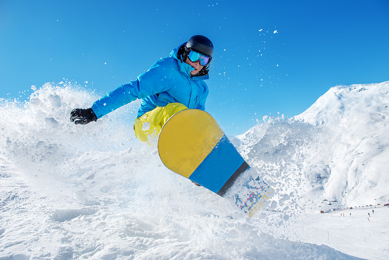 滑雪板,动作,休闲活动,水平画幅,雪,滑雪坡,户外,白人,男性,雪板