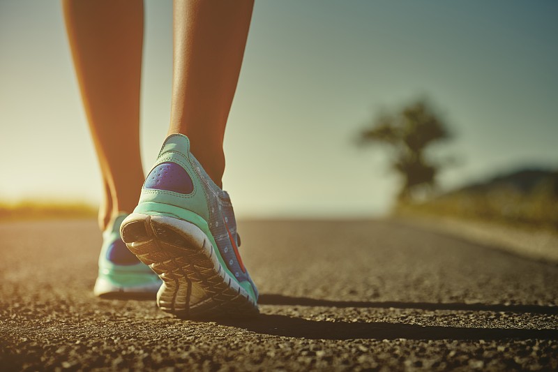 鞋子,慢跑,足,起跑线,马拉松赛跑,松弛练习,体育比赛,铁轨轨道,运动跑道,早晨