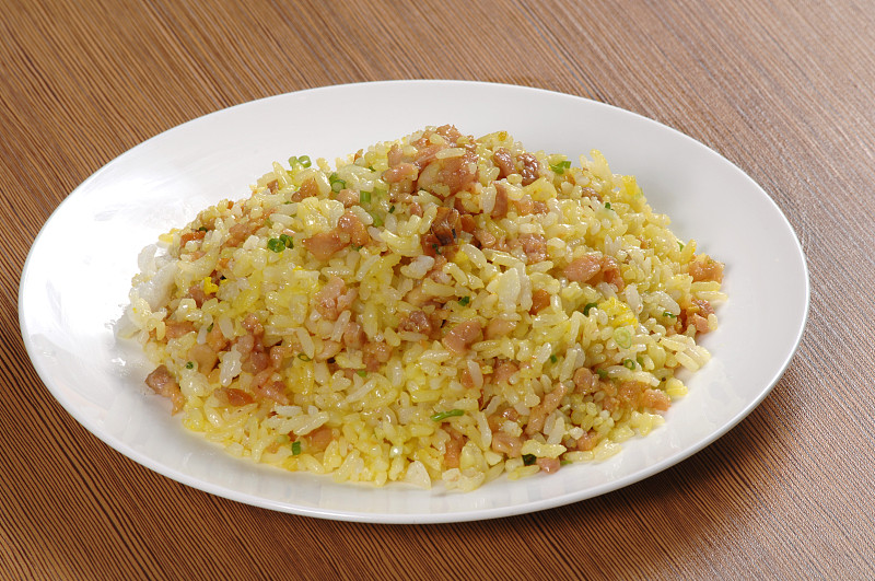 Fried,rice,with,diced,chicken,and,salted,fish,(咸鱼鸡粒炒饭)