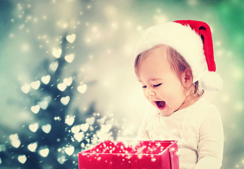 圣诞礼物,幸福,盒子,幼儿,看,女孩,圣诞帽,留白,水平画幅