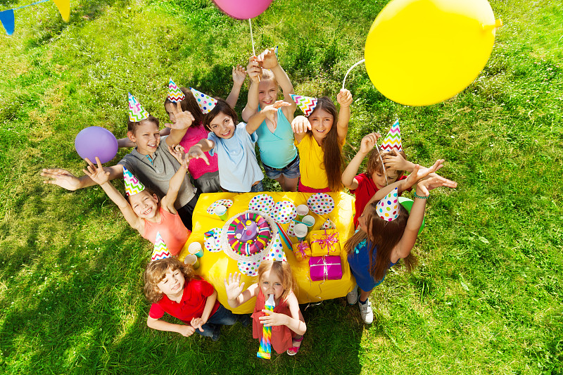 蛋糕,人群,儿童,风,白昼,口哨,公园,水平画幅,气球,夏天