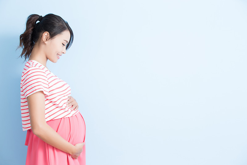 女人,怀孕的,产前护理,婴儿,蓝色背景,中国人,亚洲人,母亲,亚洲,美