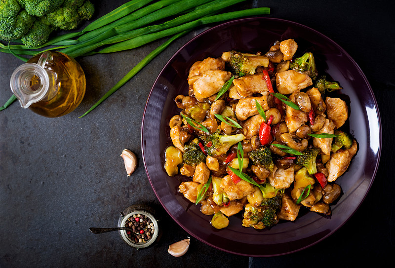 食用菌,鸡肉,西兰花,椒类食物,生姜,高级西餐,美味,大豆,辣椒,膳食