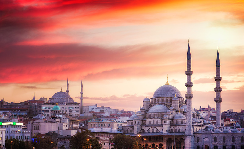伊斯坦布尔,黑云压城,城市天际线,16世纪风格,蓝色清真寺,苏莱曼清真寺,阿拉伯风格,清真寺,法提赫区