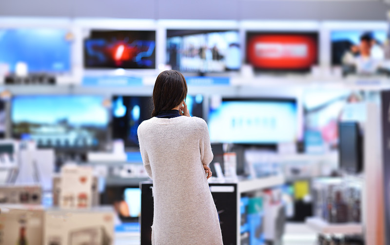 女人,电视机,新的,顾客,商店,仅成年人,技术,购物中心,中年人,仅一个女人