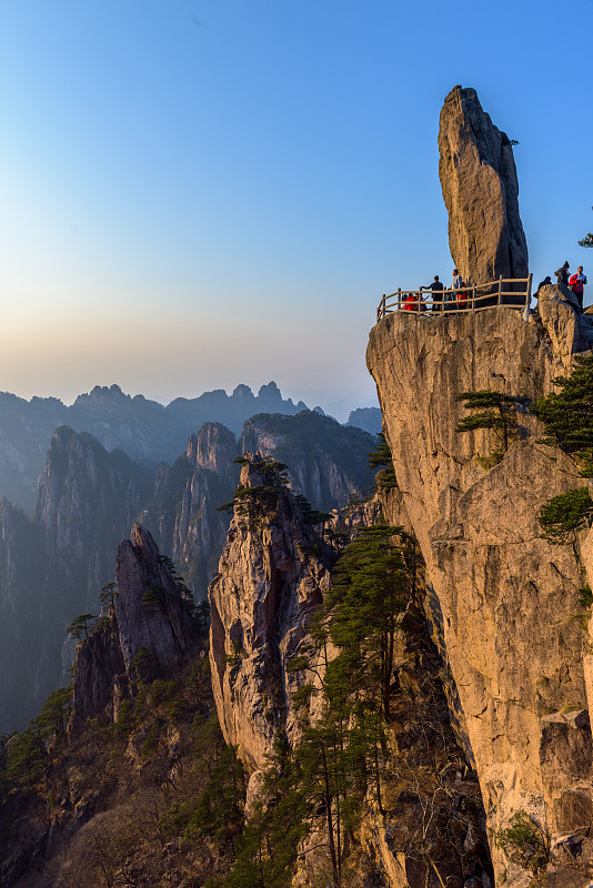 黄山山脉,安徽省,松树,中国,地形,桨叉架船,一只动物,中国东部,旅游