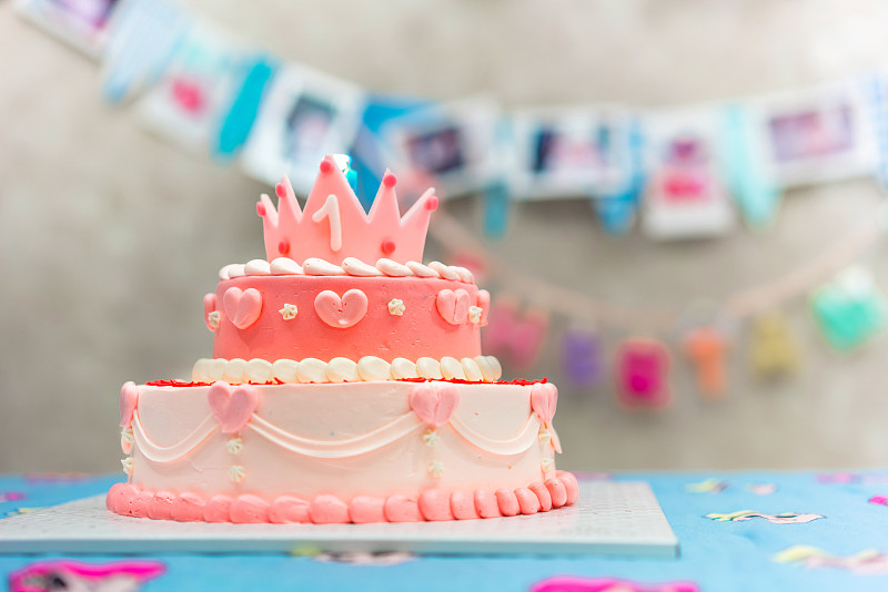 生日蛋糕,粉色,淡雅,在上面,王冠,生日蜡烛,蛋糕蜜饯,糖衣,蛋糕,蜡烛