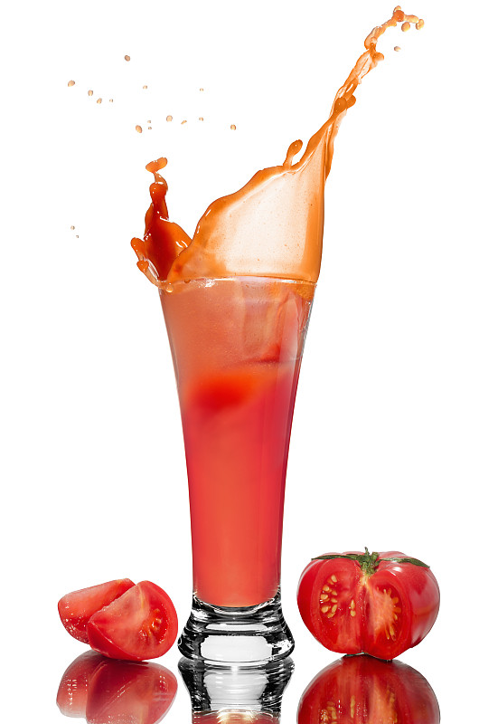番茄汁,玻璃杯,易拉罐,西红柿,飞溅的水滴,垂直画幅,素食,无人,生食,维生素