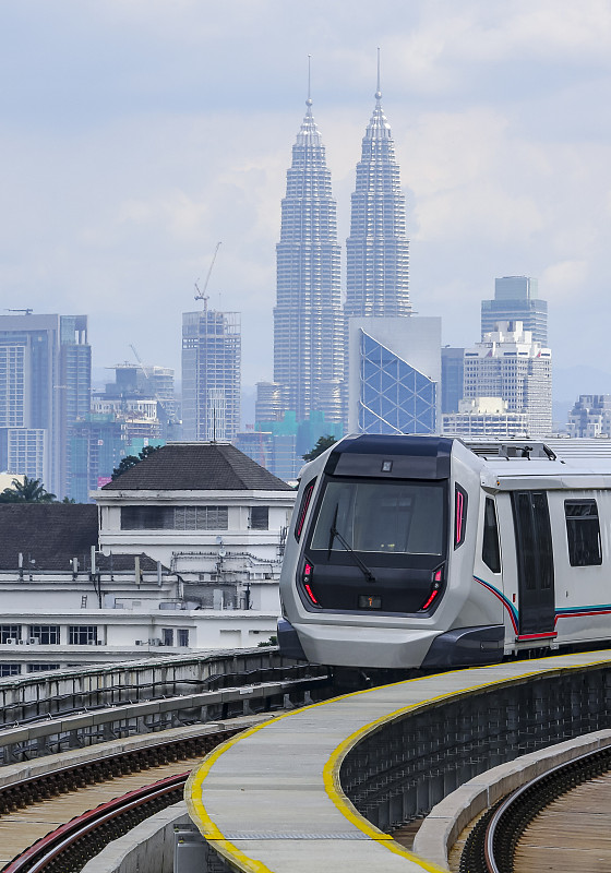 马来西亚,火车,通勤者,单轨电车,吉隆坡,山谷,高速列车,垂直画幅,湍急的,铁轨轨道