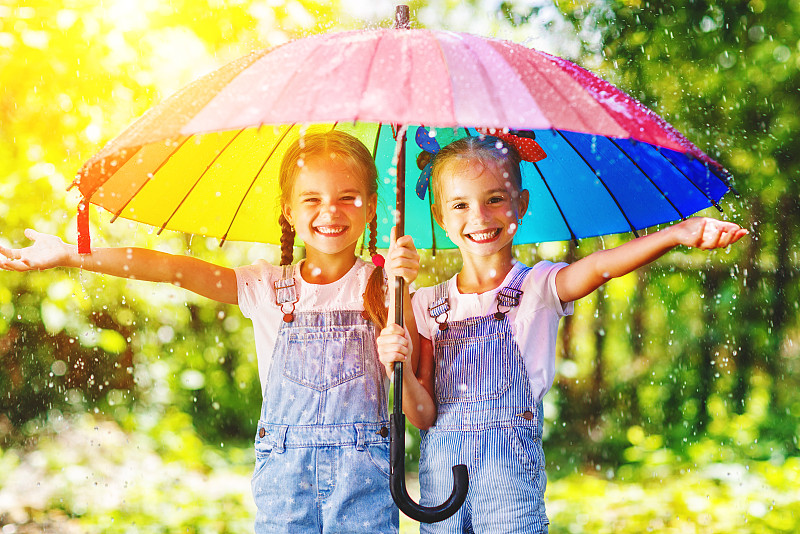 伞,儿童,女孩,双胞胎,姐妹,乐趣,幸福,水,学龄前,夏天