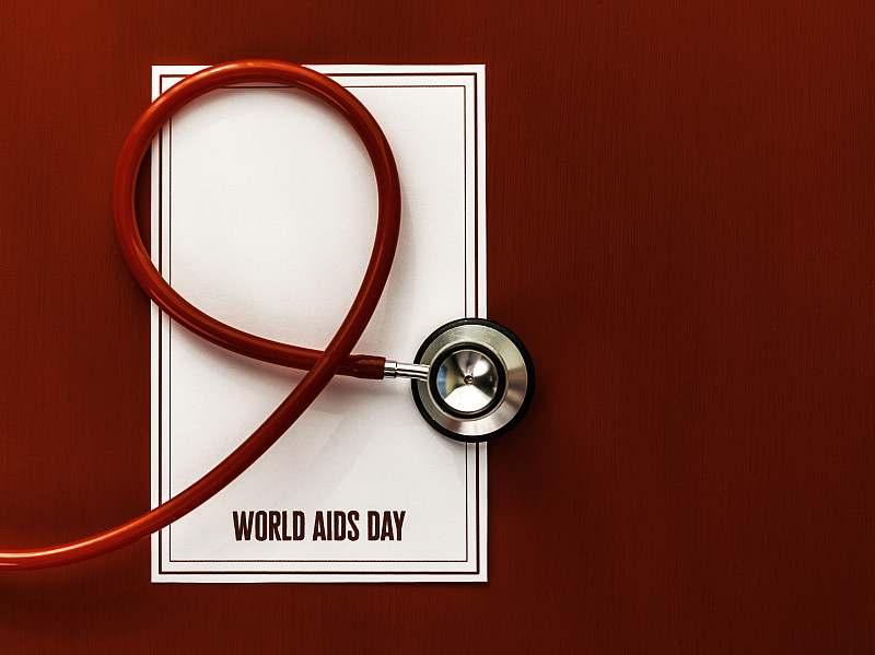 世界艾滋病日,听诊器,红色背景,留白,水平画幅,慈善义演,无人,符号,代表,标签
