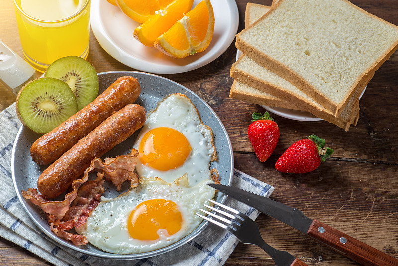 面包,草莓,香肠,橙汁,健康食物,早餐,鸡蛋,咖啡,早晨,果汁