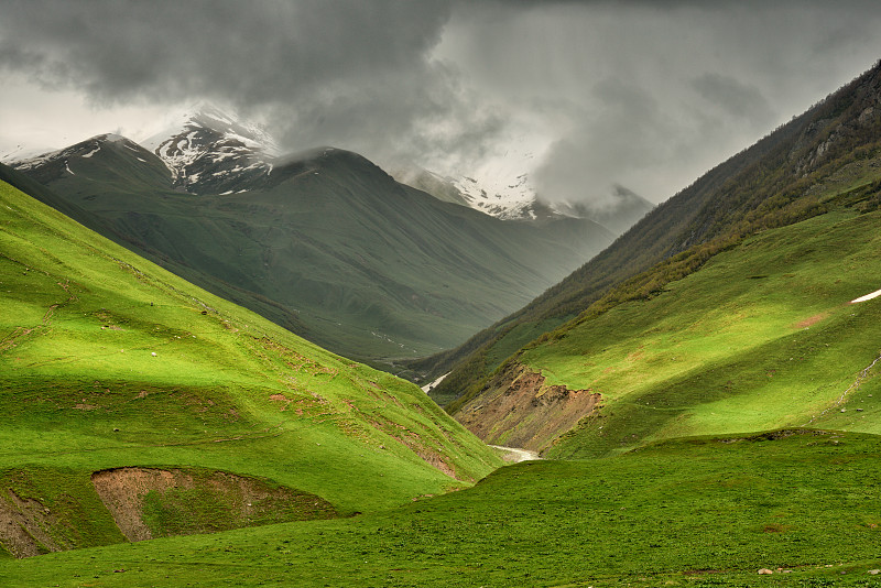 山,风景,格鲁吉亚,河流,山谷,背景,水平画幅,雪,旅行者,夏天