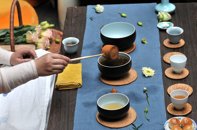 茶道,烧水壶,长柄勺,中国茶,手指,冷饮,茶杯,茶壶,陶瓷制品,绿茶